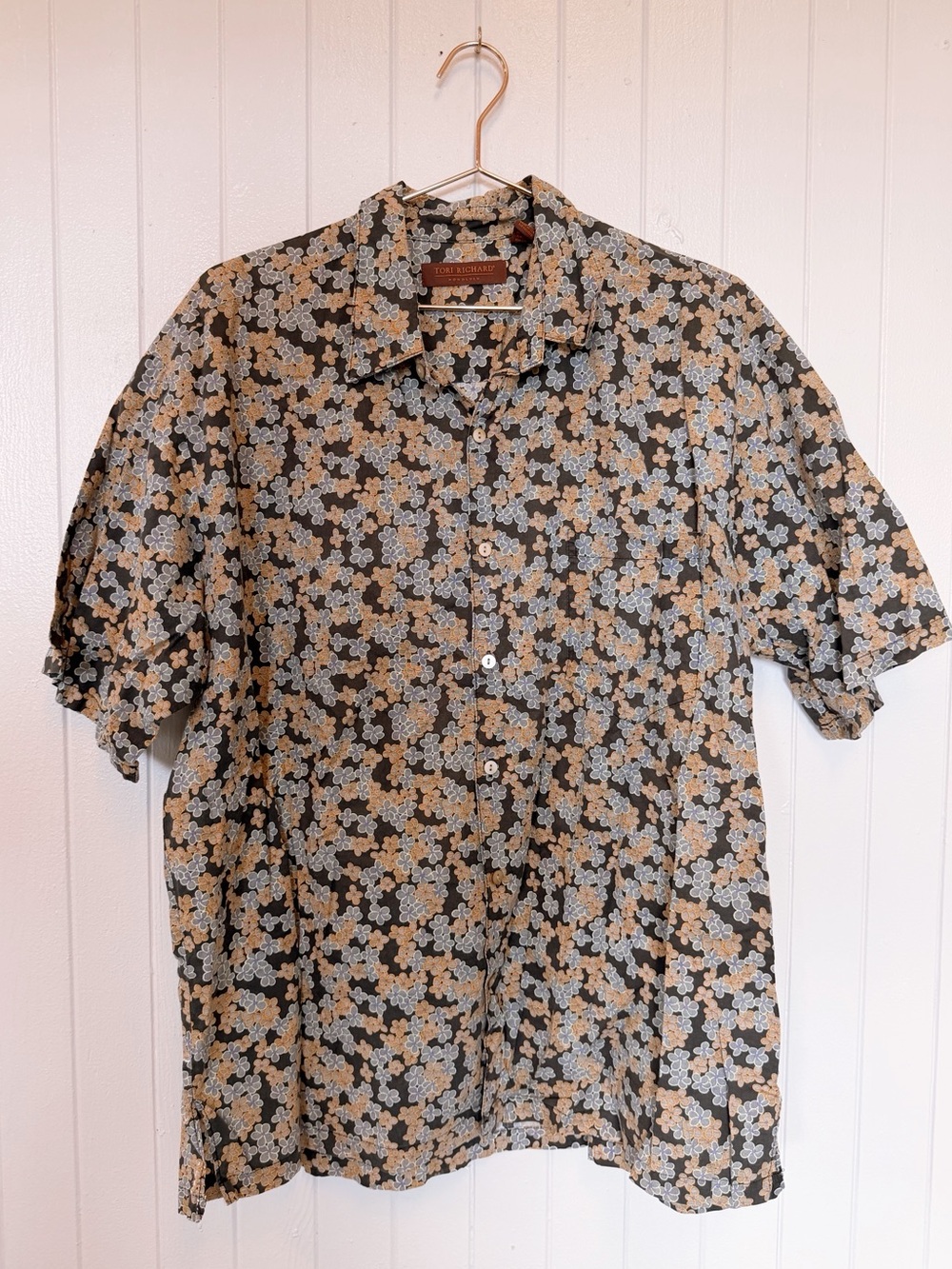 Tori Richard Retro Short-Sleeve Floral Button-Down shirt.